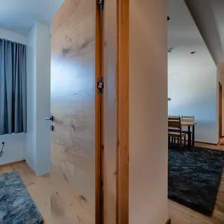 Lux Zlatni Javor Hotel apartamentowy