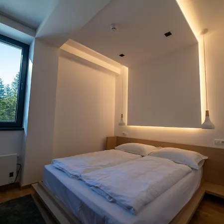 Lux Zlatni Javor * Jahorina