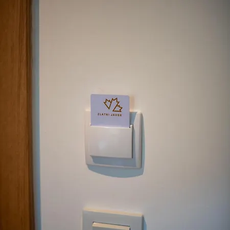 Lux Zlatni Javor Jahorina